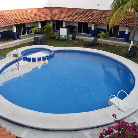Hotel Plaza Almendros, 이슬라무헤레스 외부 사진
