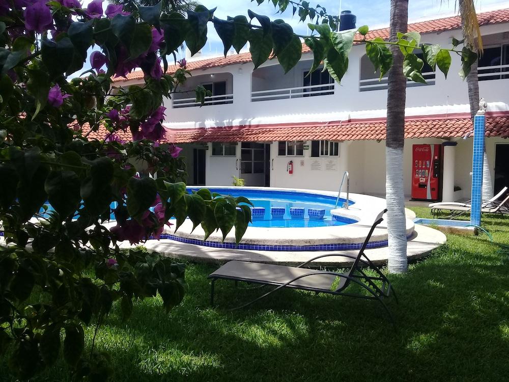 Hotel Plaza Almendros, 이슬라무헤레스 외부 사진