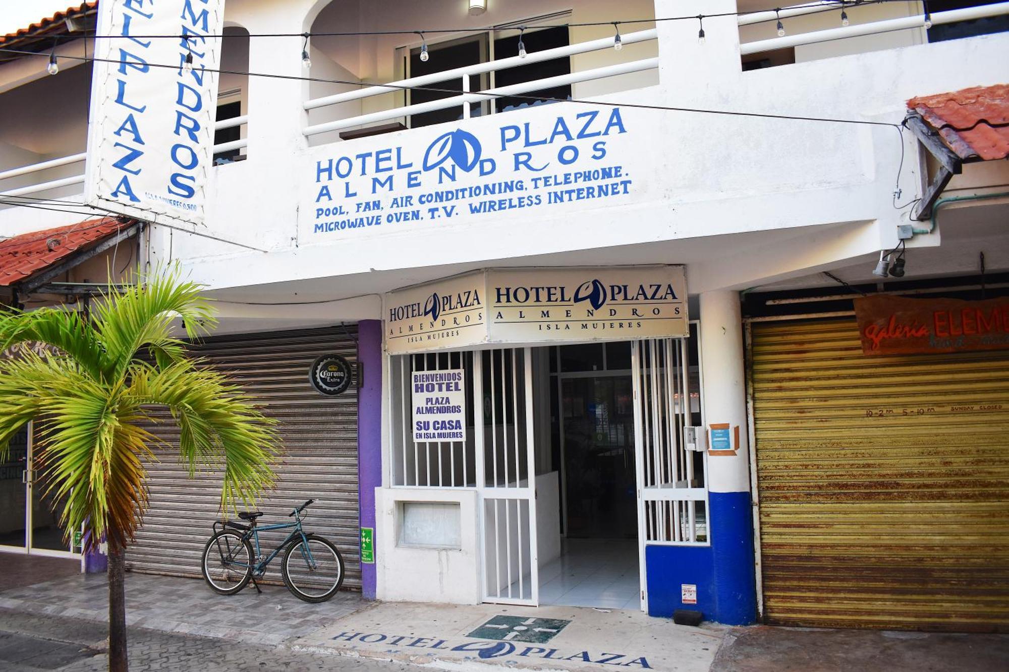 Hotel Plaza Almendros, 이슬라무헤레스 외부 사진