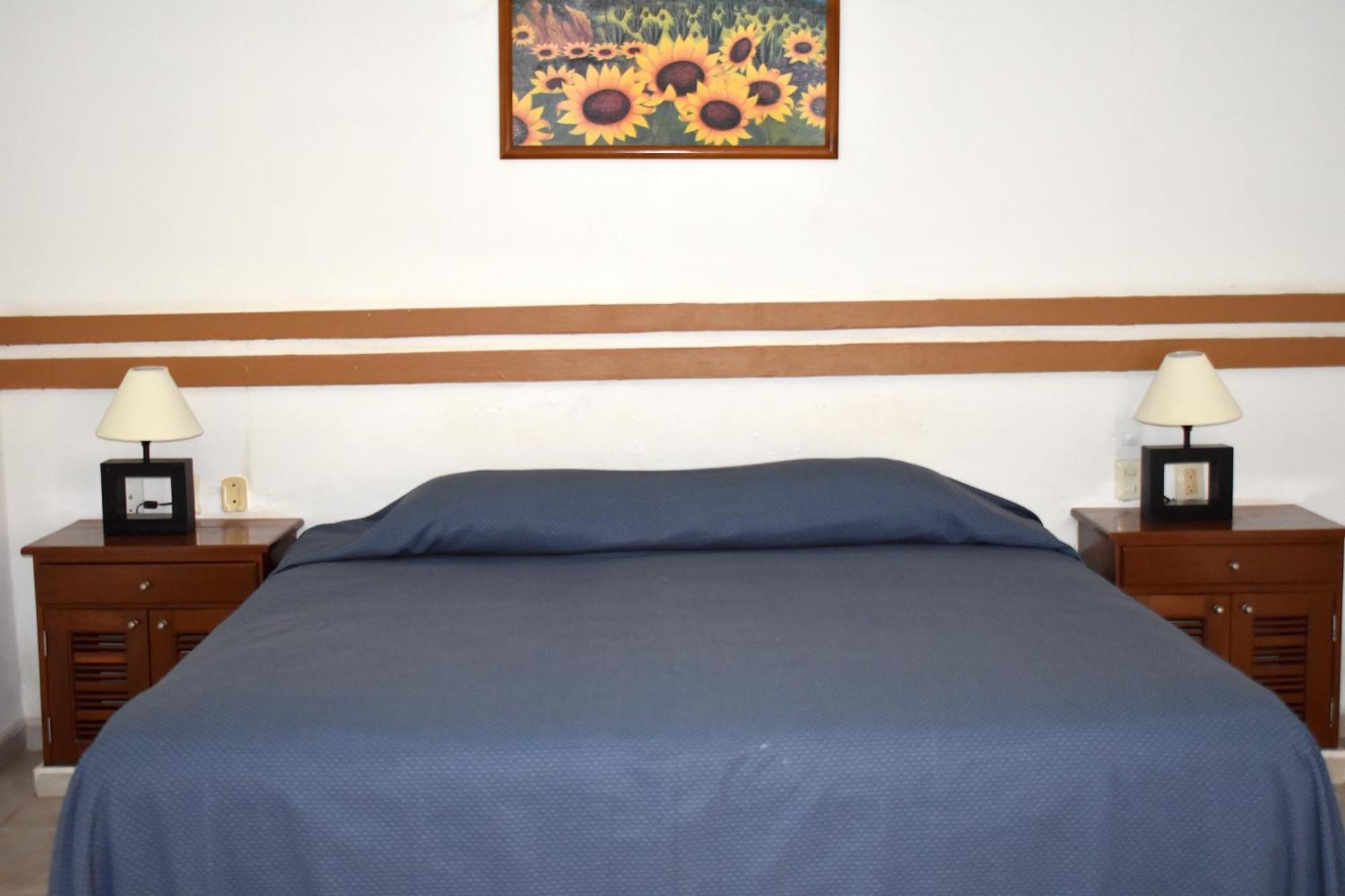 Hotel Plaza Almendros, 이슬라무헤레스 외부 사진