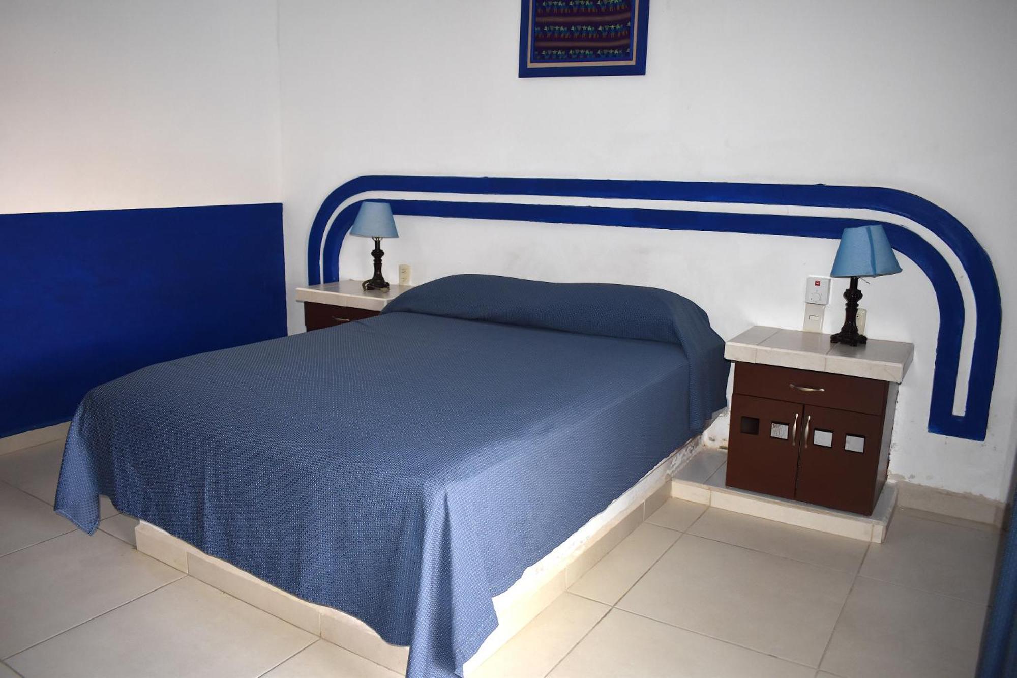 Hotel Plaza Almendros, 이슬라무헤레스 외부 사진