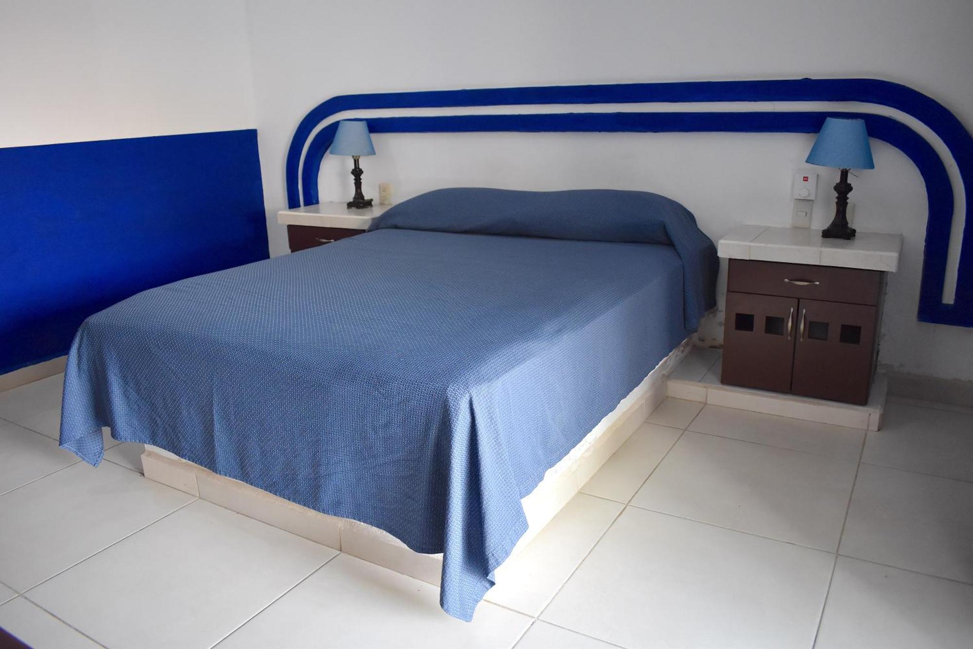 Hotel Plaza Almendros, 이슬라무헤레스 외부 사진